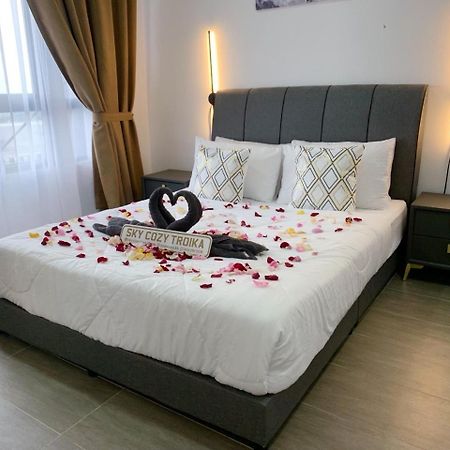 Sky Cozy Troika Residence, 1 Bedroom 4-6 Pax, 2 Bedrooms 6-8 Pax, Pool Vew, Sky & City View, Free Parking, Pool, Unlimited Wifi & Netflix Kota Bharu Bagian luar foto