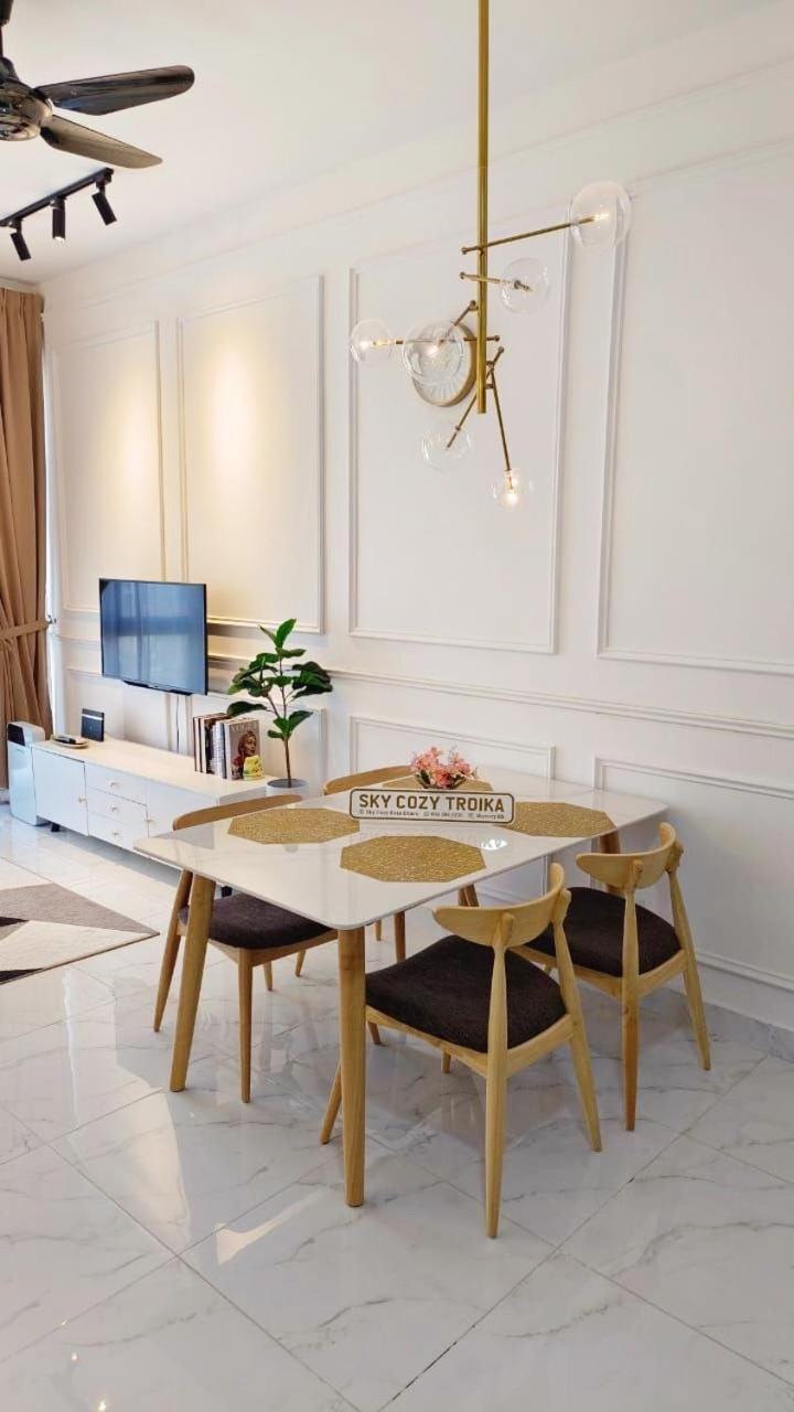 Sky Cozy Troika Residence, 1 Bedroom 4-6 Pax, 2 Bedrooms 6-8 Pax, Pool Vew, Sky & City View, Free Parking, Pool, Unlimited Wifi & Netflix Kota Bharu Bagian luar foto